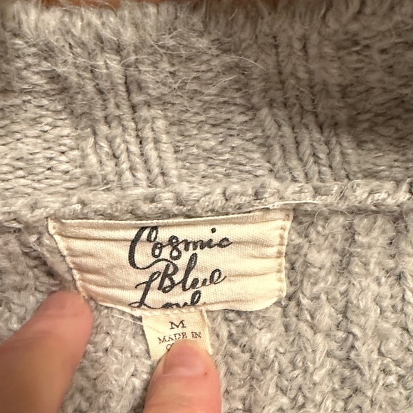 Cozy Gray Ribbed Cardigan - Picture 2 of 4